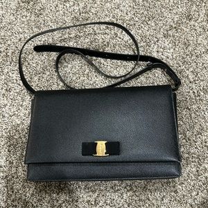 Like New Women’s Ferragamo Purse
